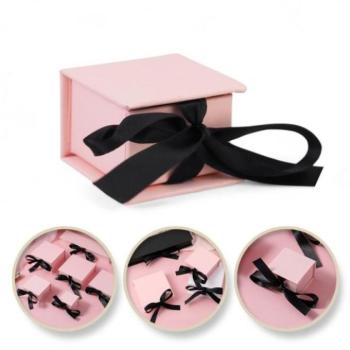 Ékszerdobozok - Rózsaszín ékszerdoboz - 5x5x3,5 cm kép