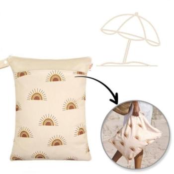 Kozmetikai táskák - Bézs színű, vízálló cipzáras táska kép