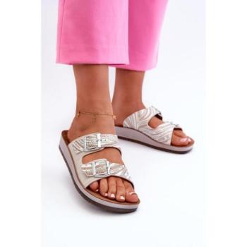 Női papucsok - Bézs színű, csatos női papucsok kép