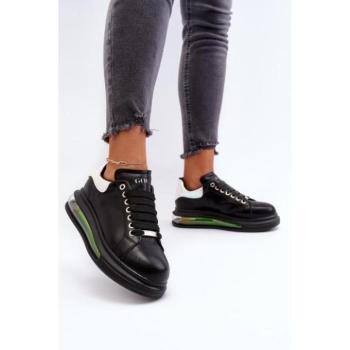 Női sneakerek  - Fekete női bőr sportcipő kép