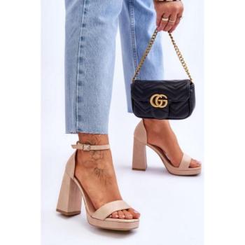 Női szandálok - Női bézs színű magas sarkú szandál kép