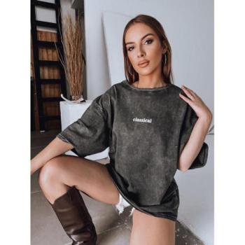 Rövid ujjú - Női sötétszürke póló mosott mintával kép