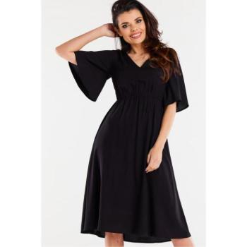 Ruhák hétköznapi viseletre - Fekete női ruha széles ujjakkal kép