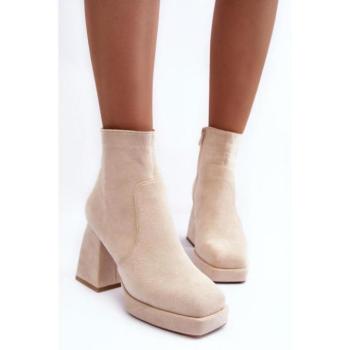 Női csizmák - Bézs színű csizma nagy sarokkal kép