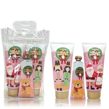 ACCENTRA Hello Winter fürdőszett átlátszó táskában Áfonya 2x 200ml + 1x 60ml kép